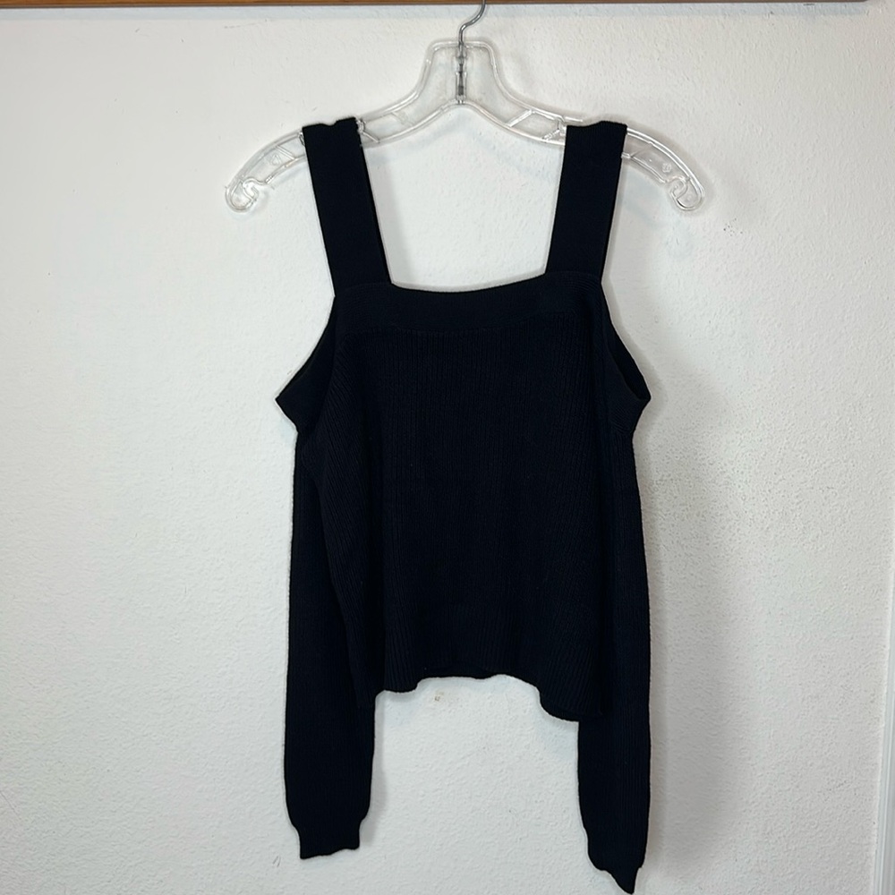 Kendall & Kylie, US size small, black long sleeve cropped sweater.